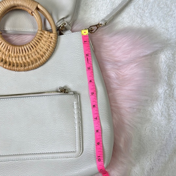 Antik Kraft White and Tan Shoulder Bag with Wicker Handle - Picture 8 of 12